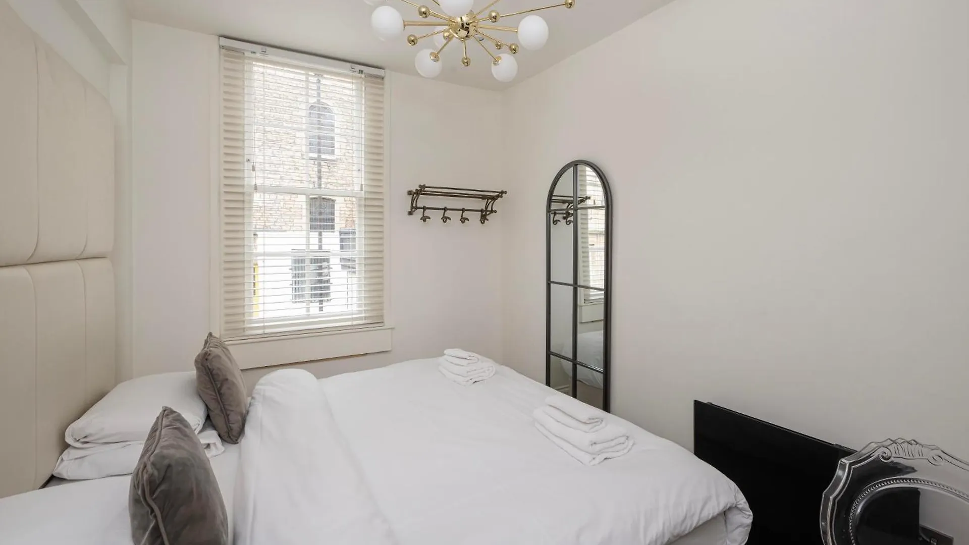 Holiday home Luxury Home With Terrace In Central Bath Sleeps 10