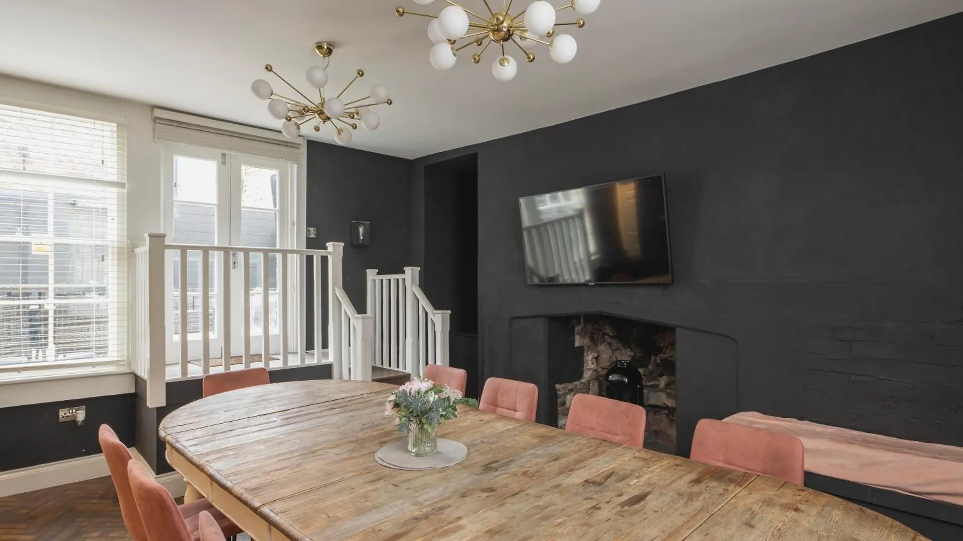 Luxury Home With Terrace In Central Bath Sleeps 10