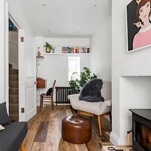 Georgian Townhouse With Free Parking Bath